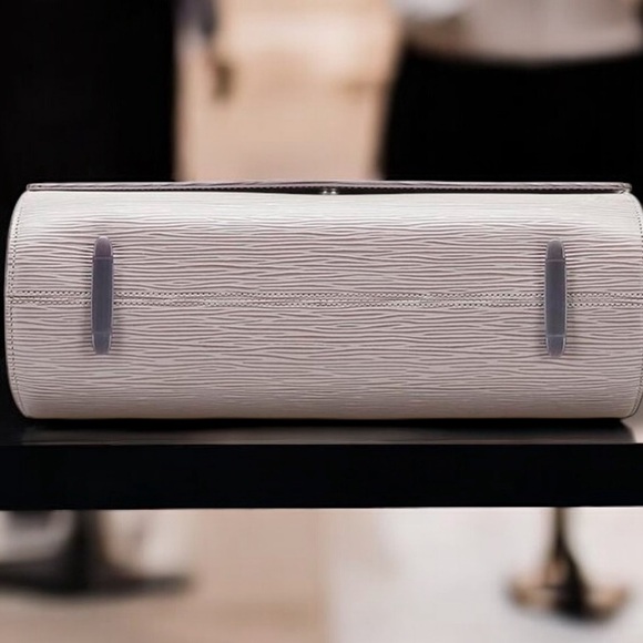 LOUIS VUITTON EPI LEATHER Nocturne PM Lilac Gray Baguette Shoulder Hand Bag RARE - Picture 6 of 16